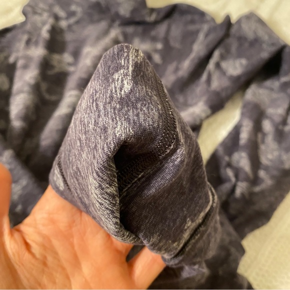 Lululemon Outrun the Elements 1/2 Zip Camo - Picture 5 of 11